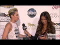 Download Lagu Miley Cyrus on the Billboard Music Awards Blue Carpet 2013