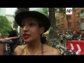 Download Lagu Hundreds take part in Mexico naked bike day