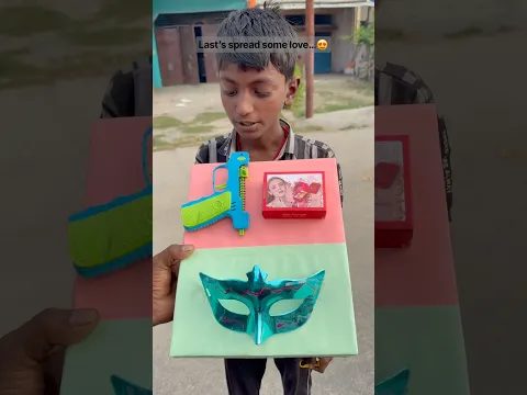 Lastβs spread some loveβ¦π. #humanity #help #poor #support #viralvideo #trending ππ»