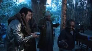 مزاج الخير الذبابة من أحلى الطيور الذبابة الملعونة وقفت على الزجاجة 