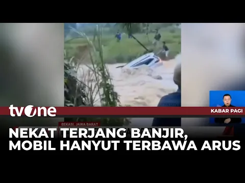 Detik-detik Mobil Terseret Arus Usai Nekat Terobos Banjir