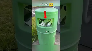 وجد الكثير من هواتف أيفون في القمامة Shorts 