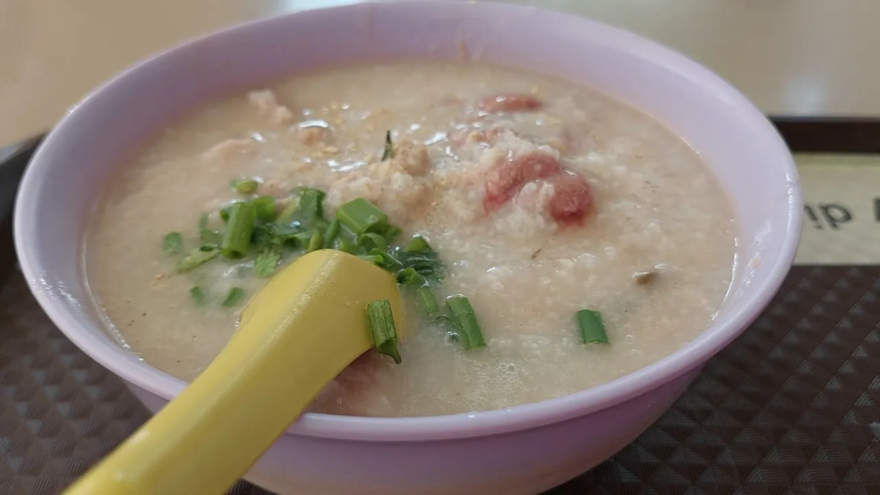 Commonwealth Crescent Food Centre. Hong Kee Porridge. A Comforting Homey Pork Porridge