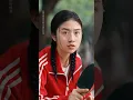 Download Lagu Gadis itu melempar raket seberat seribu pon dan memenangkan pertandingan