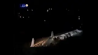 فيروز تغني على المسرح بيتي انا بيتك ماألي حدا من كتر مانديتك لاتهملني لاتنساني 