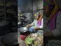 Download Lagu Masak Tumis Bunga Pepaya Campur Teri dan Toge di Dapur Pedesaan 