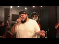 En El Radio Un Cochinero - Victor Cibrian (En Vivo)