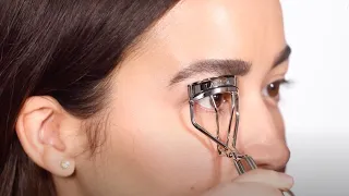 How To Use An Eyelash Curler