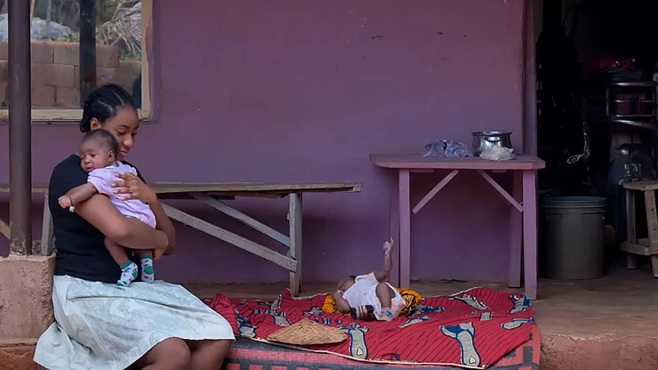 CETTE HISTOIRE ÉMOUVANTE D CET PAUVRE ORPHELINE VOUS FERA PLEURER MAIS A UNE GRANDE LEÇON APPRENDRE CETTE HISTOIRE ÉMOUVANTE D CET PAUVRE ORPHELINE VOUS FERA PLEURER MAIS A UNE GRANDE LEÇON APPRENDRE