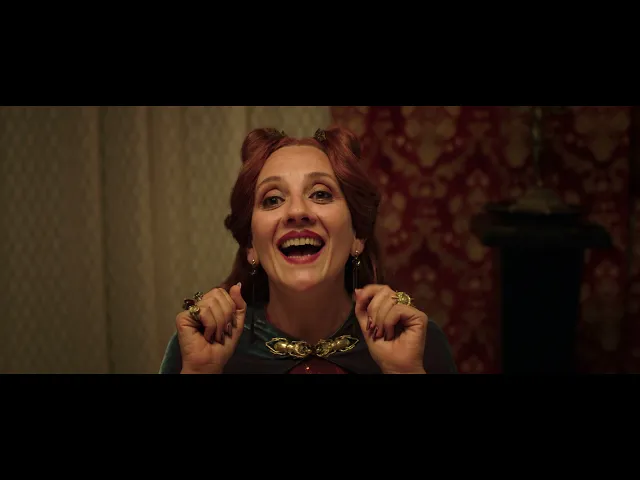 Una famiglia mostruosa | Clip 'Una mamma curiosa'