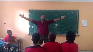 مدرس يبدع في شرح نص شباب تسامي للعلا 