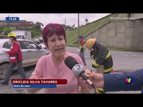 Marginal da BR-101: acidente entre carro e caminhão deixa mulher ferida em Joinville