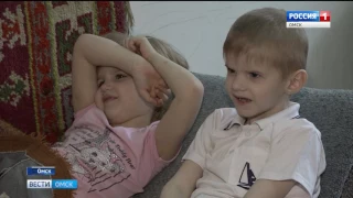 Выгоняют на улицу с маленькими детьми