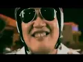 Hit in the USA Subs español