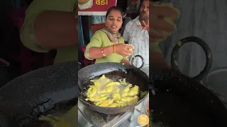 Didi In Kolhapur Making Spicy Mirchi Bhajji In Rainy Day | Indian Street Food