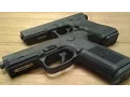 Glock 17 vs FN FNS-9