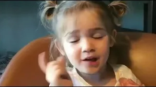  الطفلة ميلا والسنة الجديدة  البنت الملسونة    دندنها