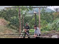 Download Lagu Droom in het Diepe Bos: Man helpt alleenstaande moeder met de bouw van een huis en boerderij