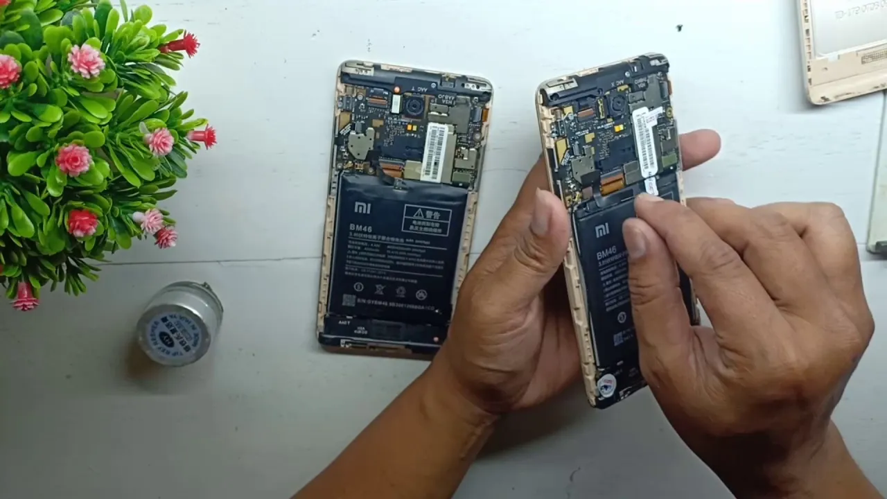 Berikut adalah video tutorial penggantian lcd dan touchscreen xiaomi redmi 4x. Dengan menonton video. 