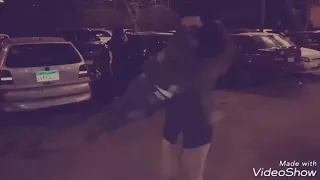 الساعة اللي بعيشها في قربك 