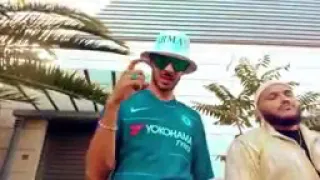 أول أغنية لتراب كينغ             دندنها
