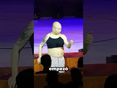Este pelado hace un truco increible