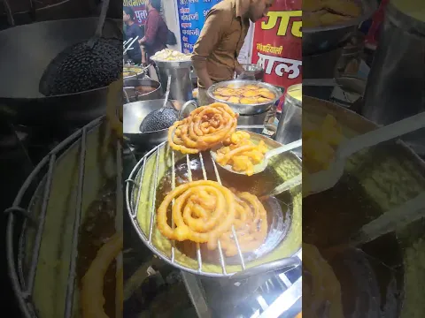 इन्दौर की जलेबी #musafir #indore #travelvlogइन्दौर की जलेबी