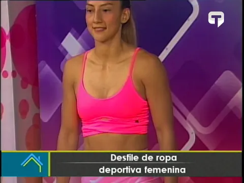 Desfile de ropa deportiva femenina