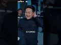 궁상남이 미녀 경찰과의 소개팅을 일부러 망쳤다! 뜻밖에도 경찰이 오히려 그에게 반해 끌어다 혼인신고를 했다—알고 보니 그는 숨겨진 천억 재벌이자 SSS급 전쟁의 신이었다!