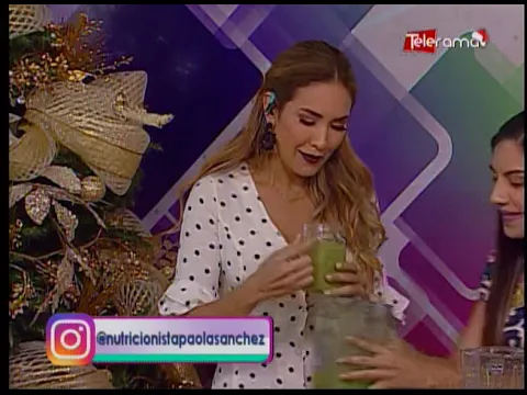 Estamos preparando jugos verdes para desintoxicar