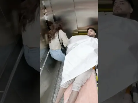 Türkiye’de Hastane Asansör Şakası 😂