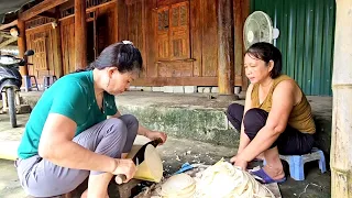 Surprisingly Mrs Tuyen advised Tuyet to get married