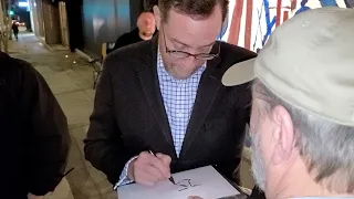 Lion King Director Rob Minkoff Sketches Disney Character for Autograph Collectors Celebrity Street