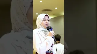 صوت يبكي الحجر للمنشدة زهراء لايق 