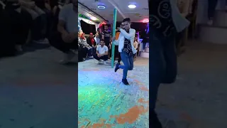 عند ربع طاير من دماغي دندنها