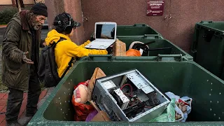 Как я зарабатываю лазая по мусоркам ? Dumpster Diving RUSSIA #134