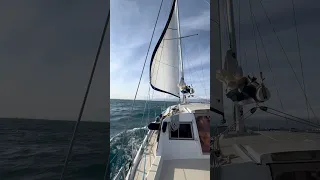 Raison de plus pour NE PAS mettre son radeau de survie à l’avant du bateau! ⛵️