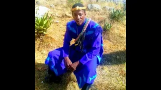 galuja nebabhuli bomlilo uyingcwele uthixo