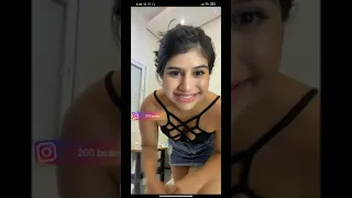 novinha dan ando de saia