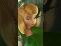 tinker bell se hace un vestido