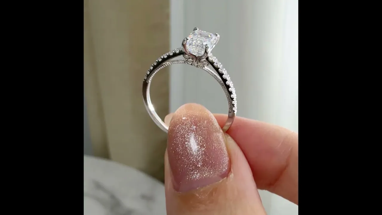 Suri丨Emerald Cut Solitaire Pave 1CT Lab Grown Engagement Ring