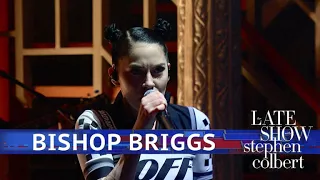 bishop briggs performs white flag