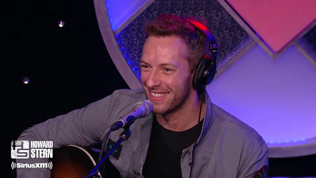 Chris Martin Performs Coldplay’s “Yellow” on the Stern Show (2011) Chris Martin Performs Coldplay’s “Yellow” on the Stern Show (2011)