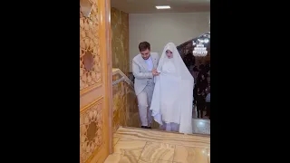 عروس محجبه و بالا رفتن از پله های حرم امام رضا  عروس محجبه و بالا رفتن از پله های حرم امام رضا