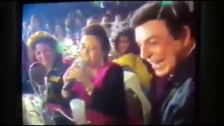 سعاد حسني تغني فى آخر ظهور لها بحضور كل النجوم ما تجبلي شوكولاتة 