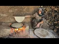 Download Lagu How does little Zahra live and bake bread alone in the mountains?