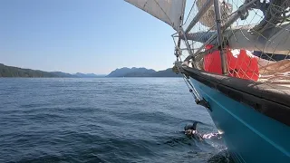 Electric sailboat VS crazy tidal current  – Sailing Oka Solo
