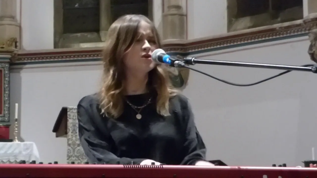 Gabrielle Aplin - My Mistake (Acoustic) (HD) - St John's Church, Kingston - 20.01.20