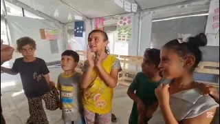 Une activité d'animation pour les enfants de Gaza dans une tente éducative. Septembre 2026