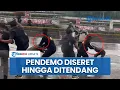 Download Lagu Detik-detik Pendemo Terpental Lalu Diseret-Ditarik-Ditendang Intel saat Aparat Pukul Mundur Massa